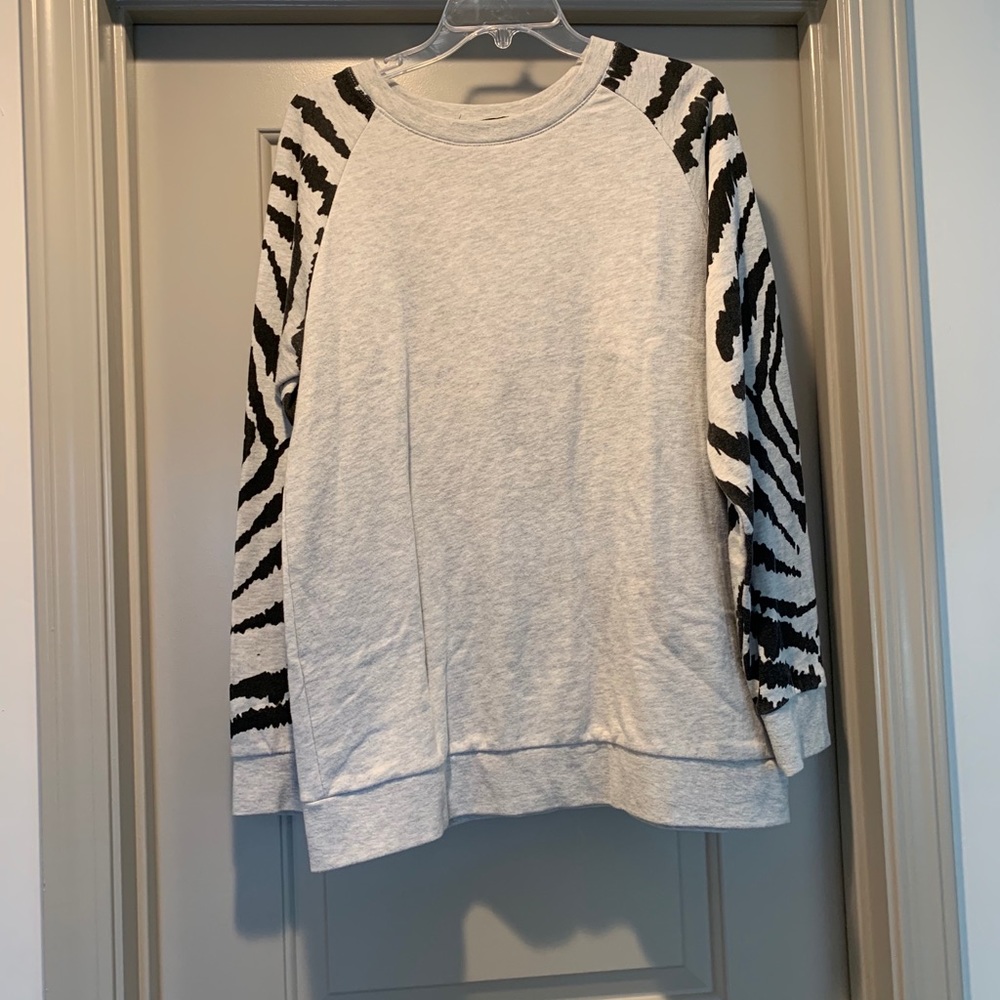 Forever 21 Tiger Long Sleeve